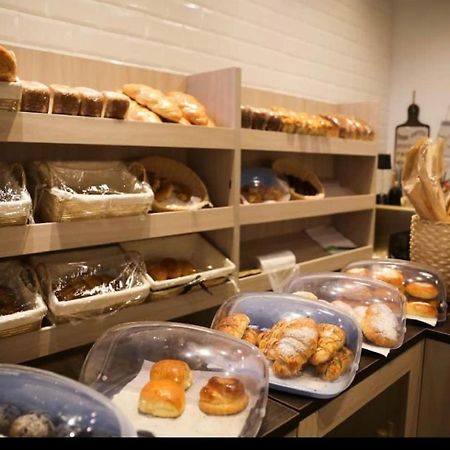 Студия В Стиле Loft В Центре Города อัลมาตี ภายนอก รูปภาพ
